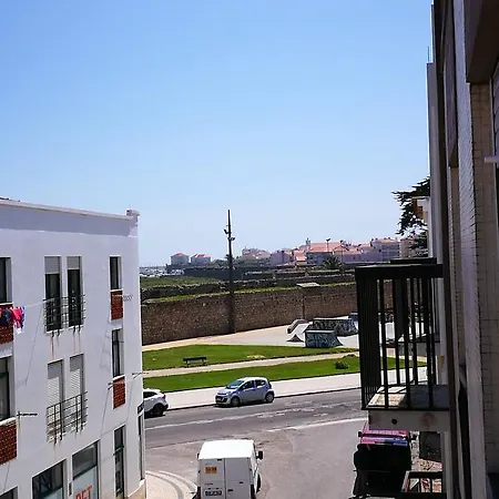 Peniche's Blue & White Apartamento *