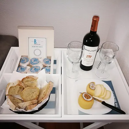 Апартаменты Peniche's Blue & White *